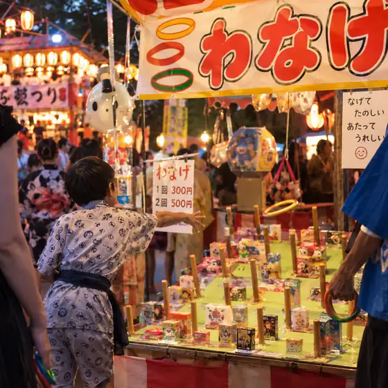 わなげの屋台（夜）